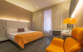 Hotel Icon Embassy  4*